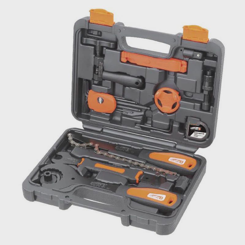 SUPERB 21 PIECE TOOL SET(10) IN BLOW MOULD  CASE