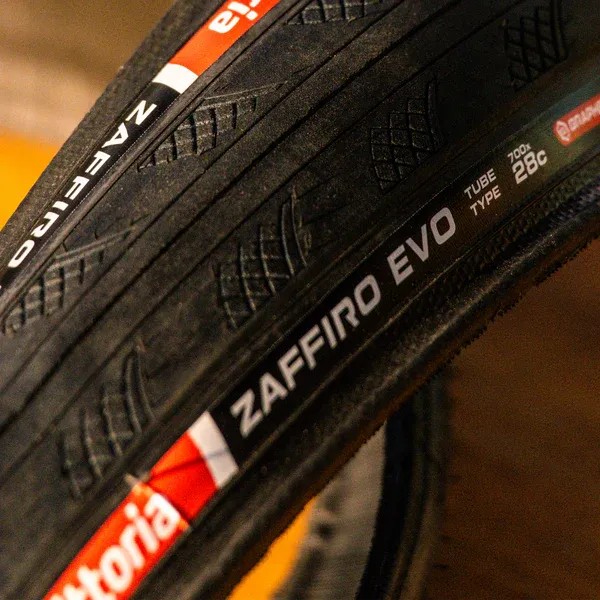 Vittoria Zaffiro Evo 700 x 25c