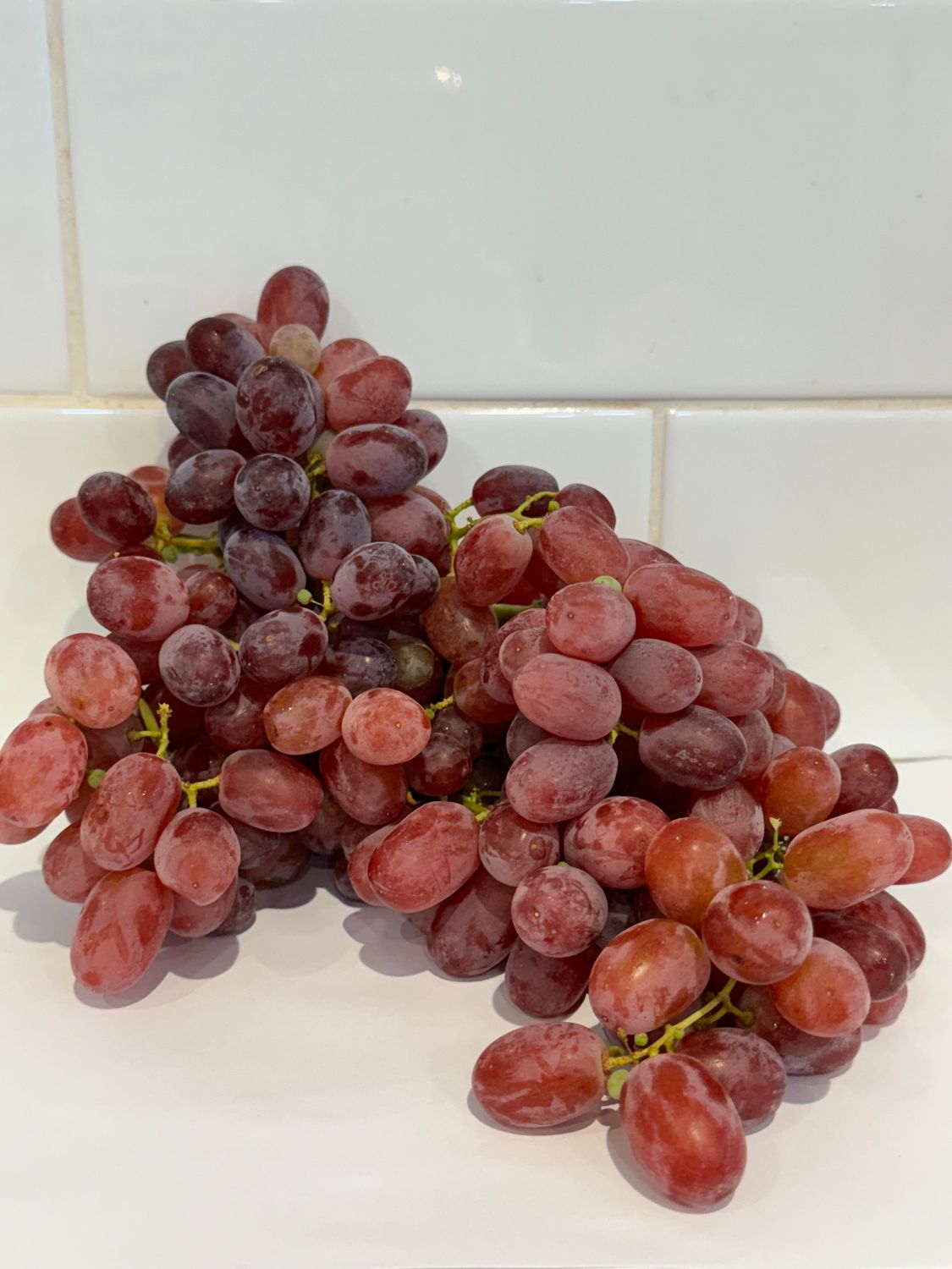 Grapes Red Seedless per 100G