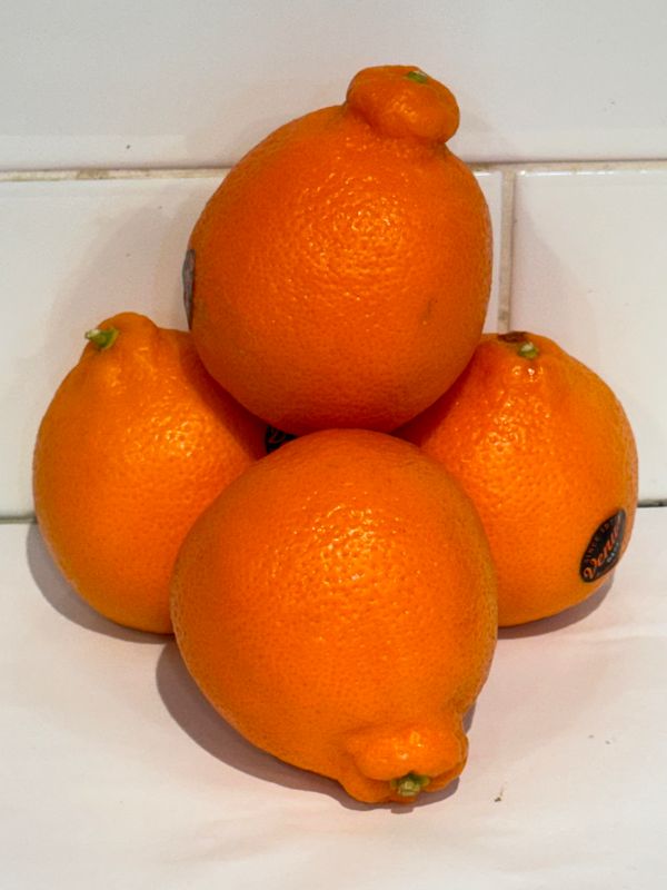 Tangello, Each