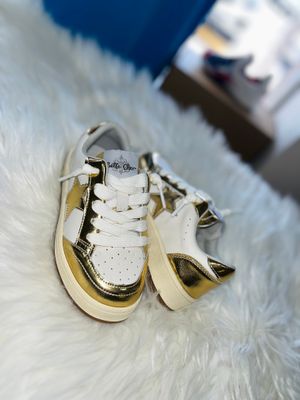 Belle Cher- Star Sneaker