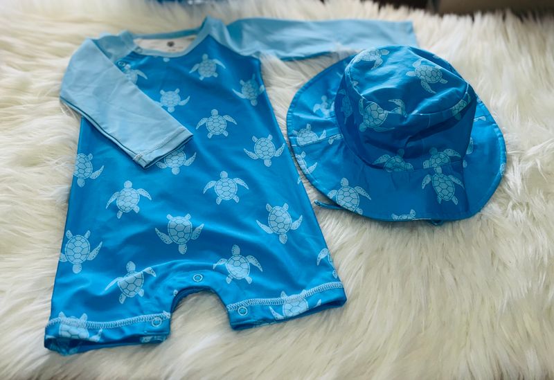  Charlie&#39;s Project Kids- One Piece Rash Guard Suit &amp; Hat