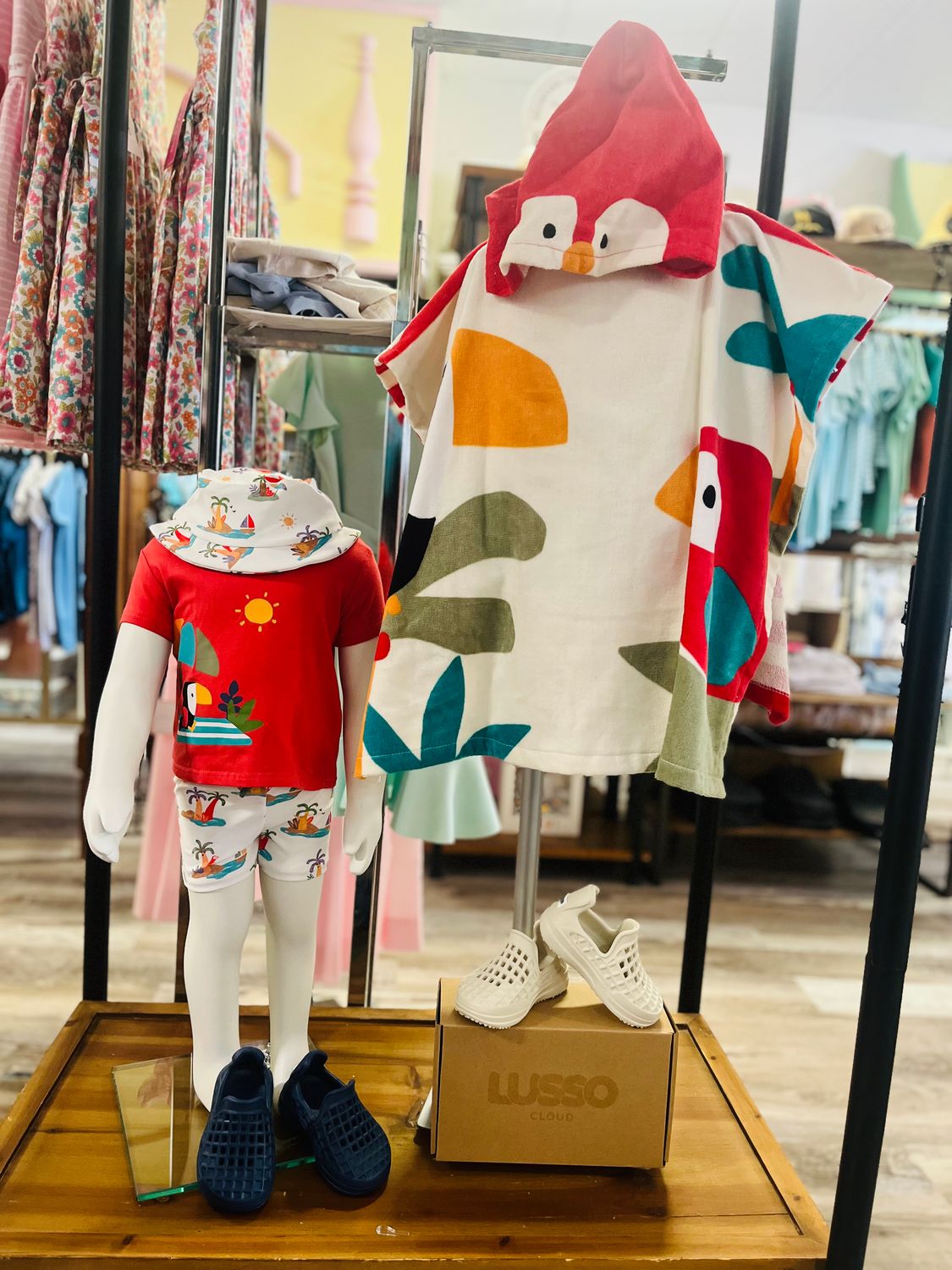Mayoral- Newborn- Baby Beach Towel with Hood, Size: One Size, Color: 20 Loros/Parrots, Style: 9925