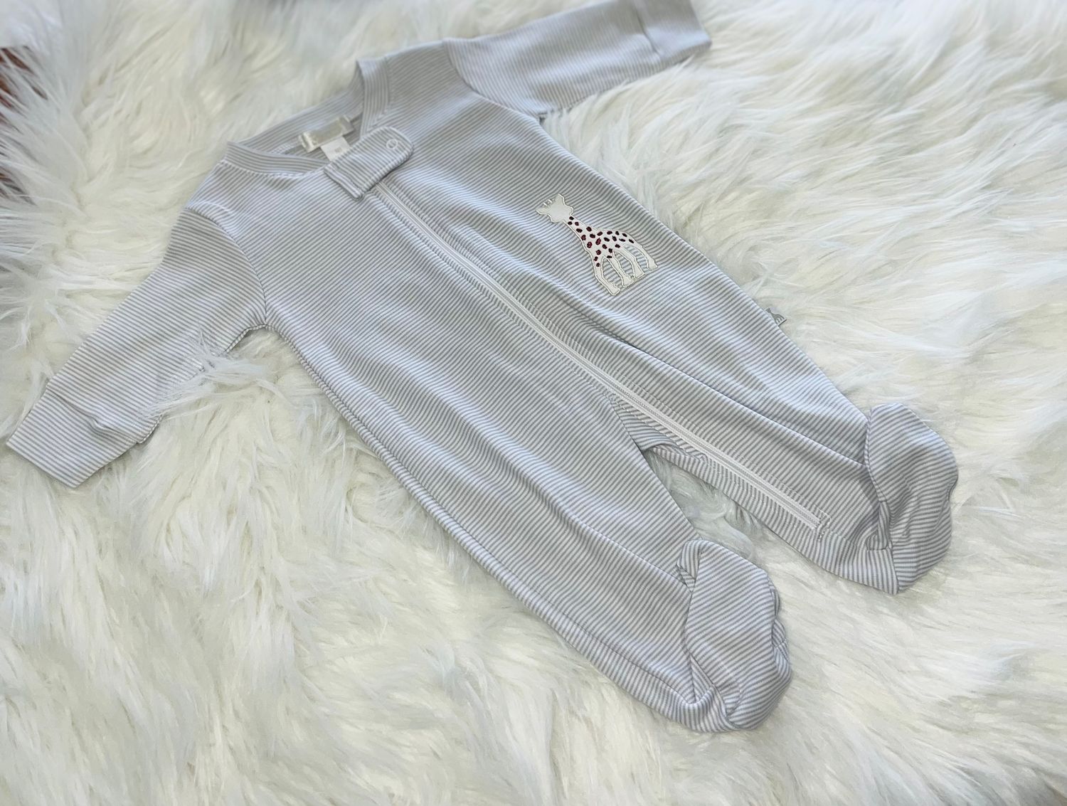 Kissy Kissy- Sophie la Girafe Stripe Zip Footie, Size: NB, Color: K020 Grey, Style: F17300604STZ