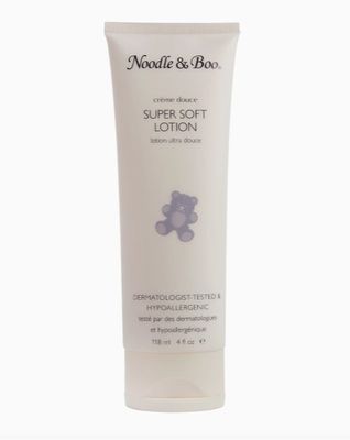 Noodle &amp; Boo- Pink Flowers Baby Bath &amp; Massage Set