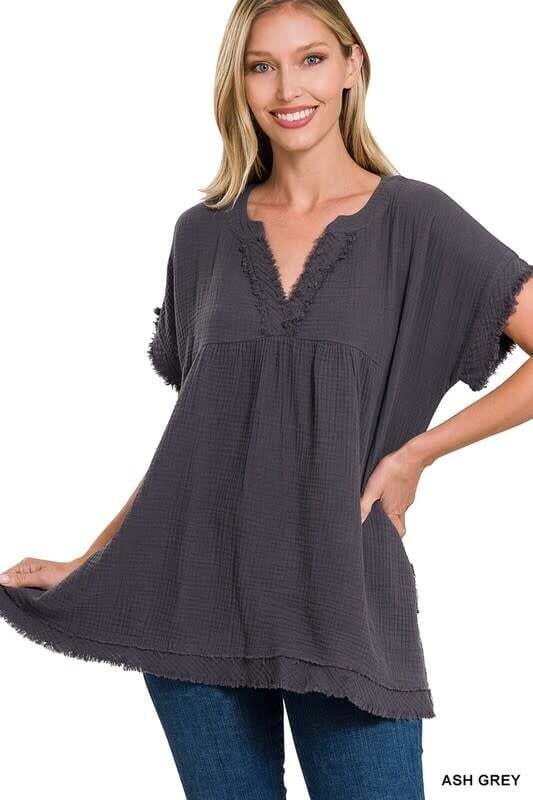 GAUZE RAW EDGE SHORT SLEEVE V-NECK , Color: Black, Size: SM.