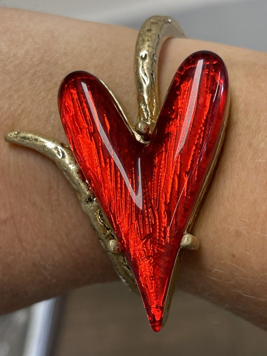 Heart Shape Large Designer Bracelet -Adustable, Design: Red Heart, Color: Gold / Red