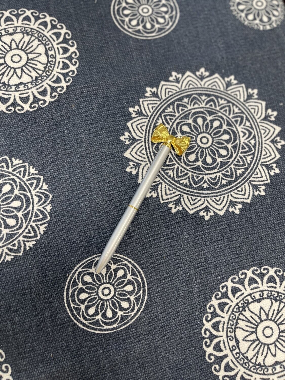 Bow Pen - Matte Silver