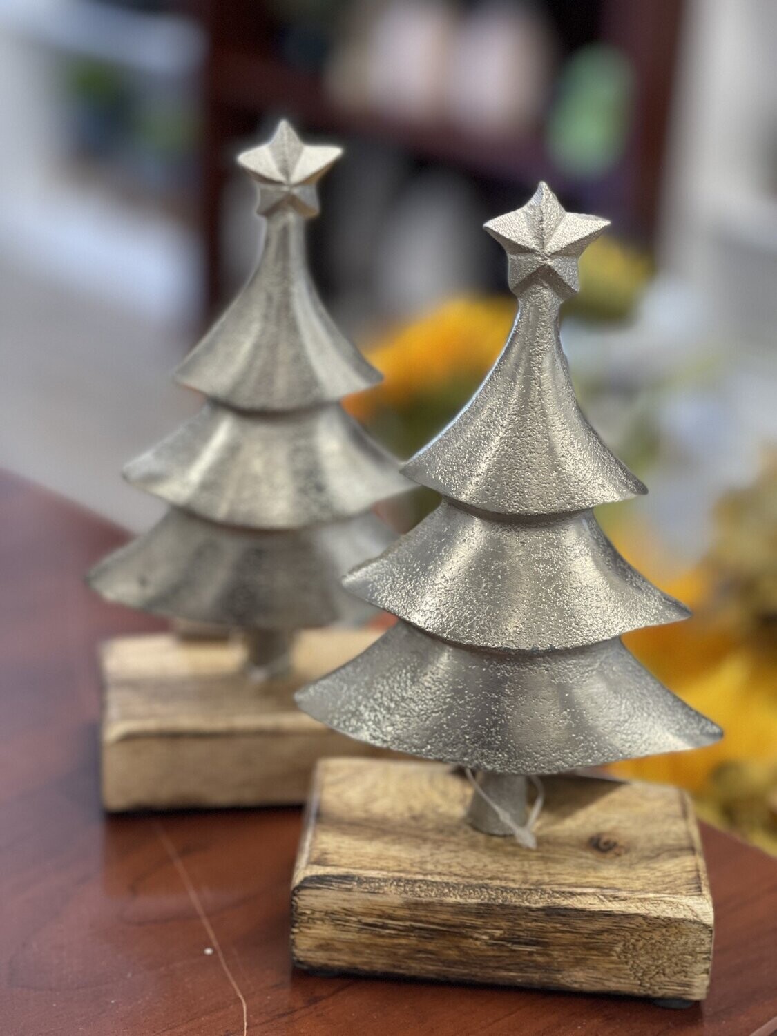 Christmas Tree w/ Base Silver
