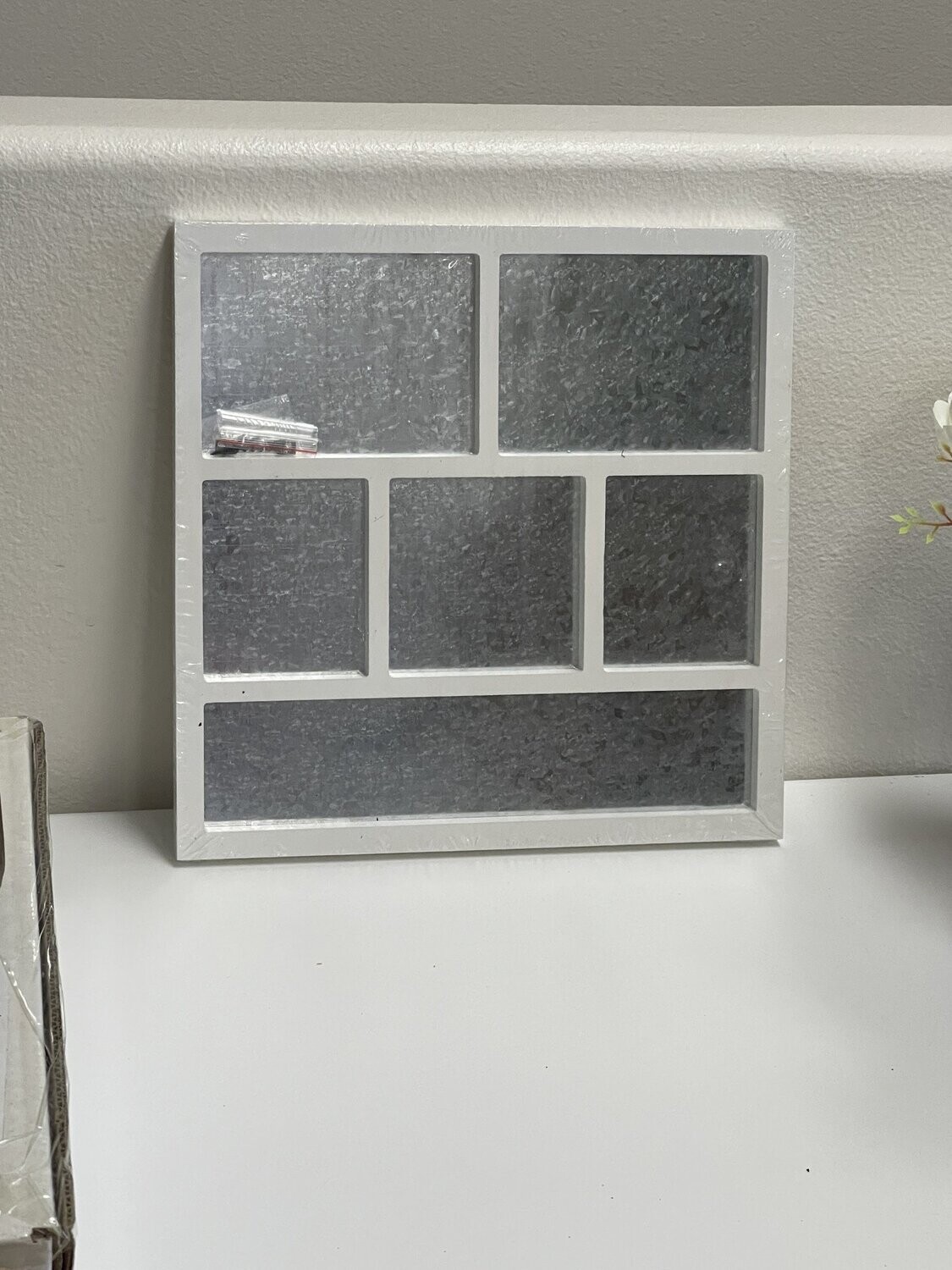 Magnetic Shadow Box - White