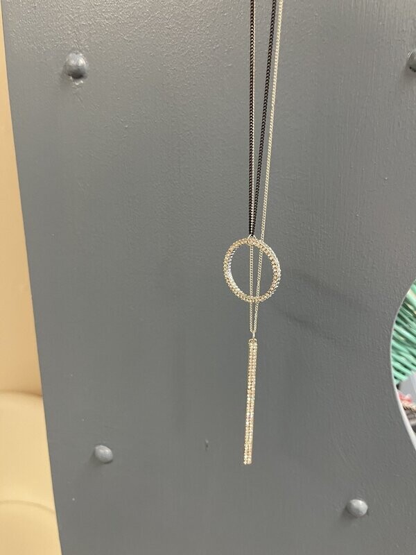 Round and Pendent Necklace w/ Silver and Black Chain