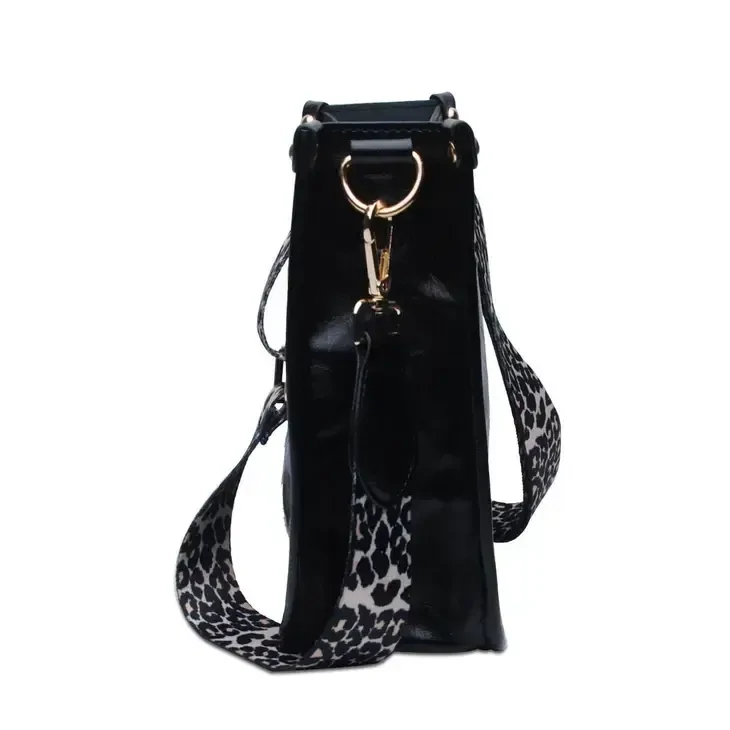 Reagan Vegan Leather Crossbody Bag - Pink