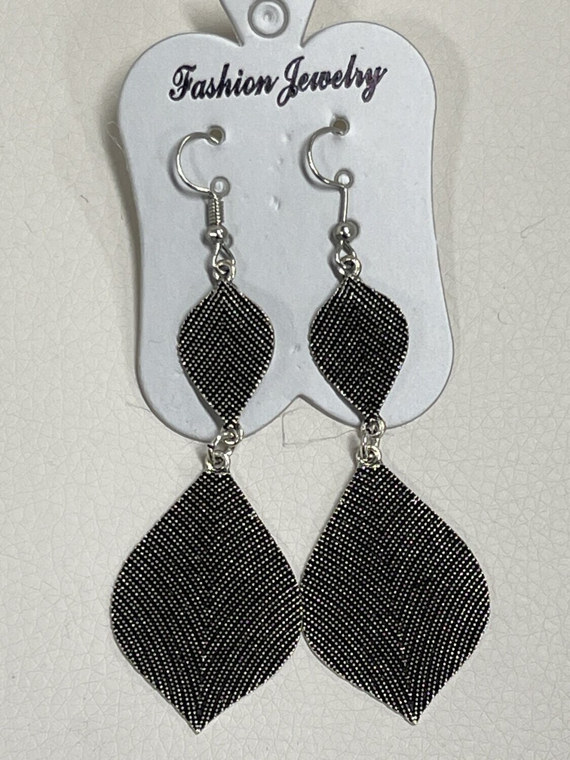 Dangle Magic Black Earrings
