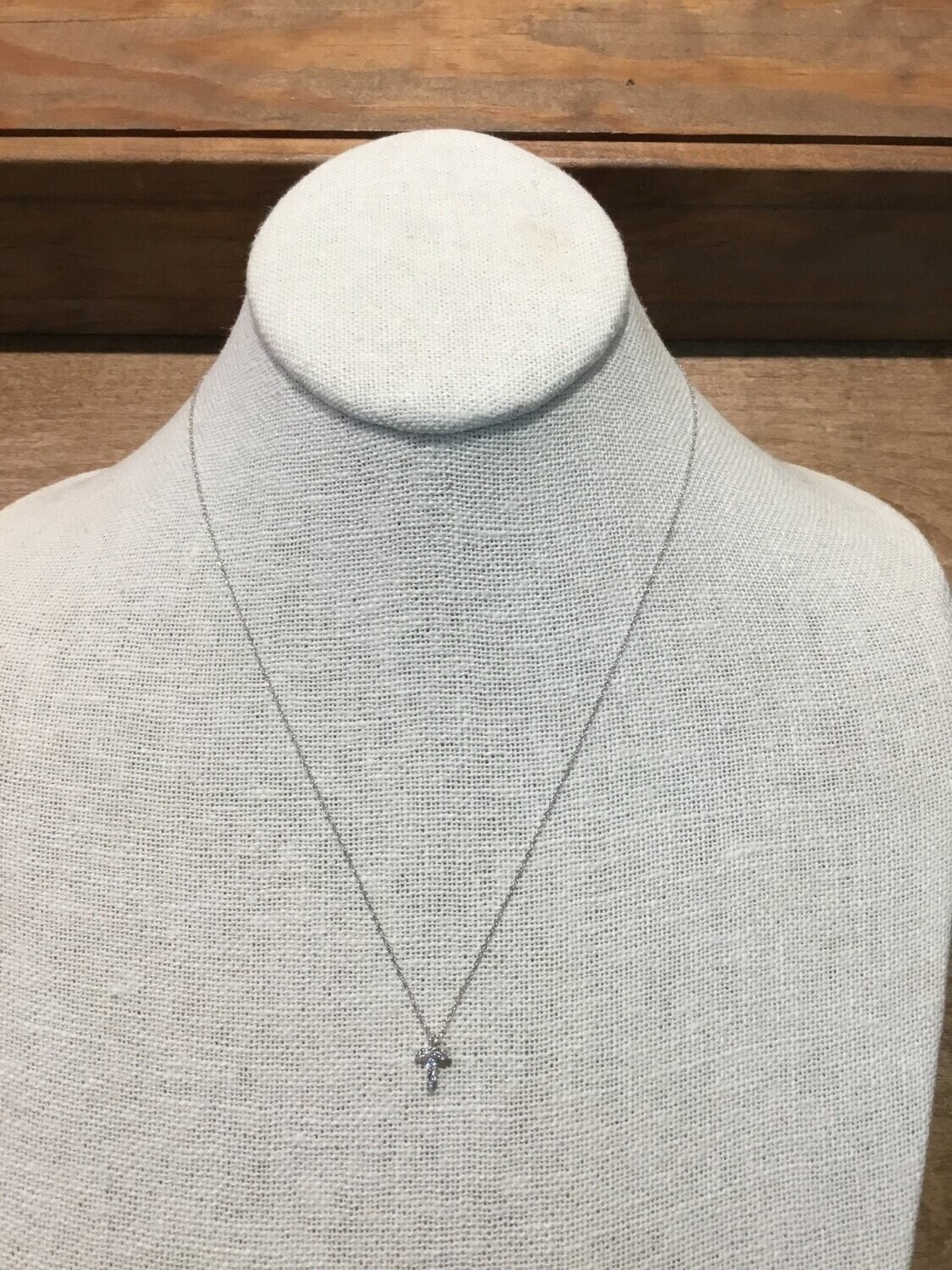 PEN3924JW - 10 KTW .12CT Diamond Cross Pendant w/chain