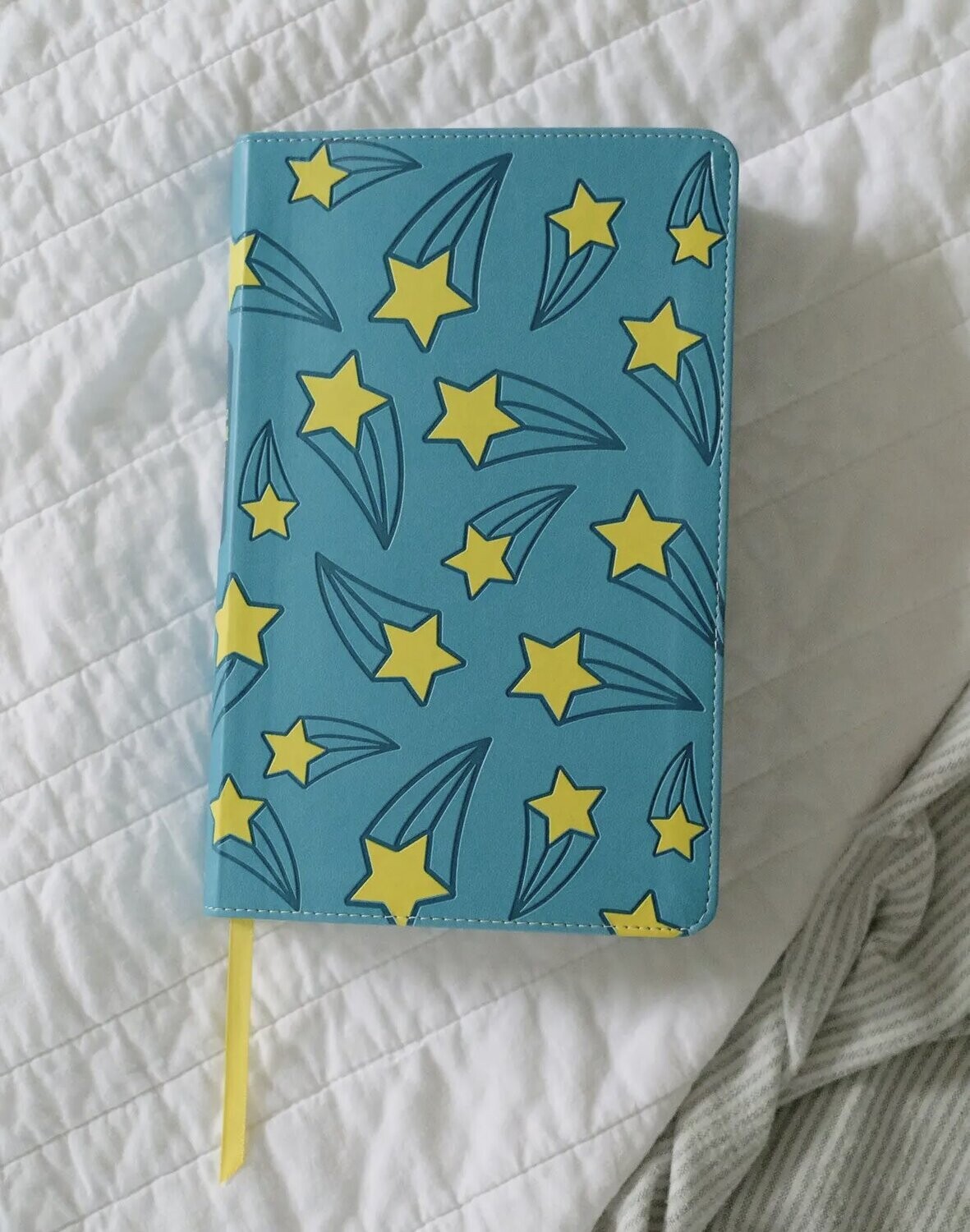 The Kids&#39; Bedtime Devotional Bible NLV (Ages 3-8) Aqua Stars