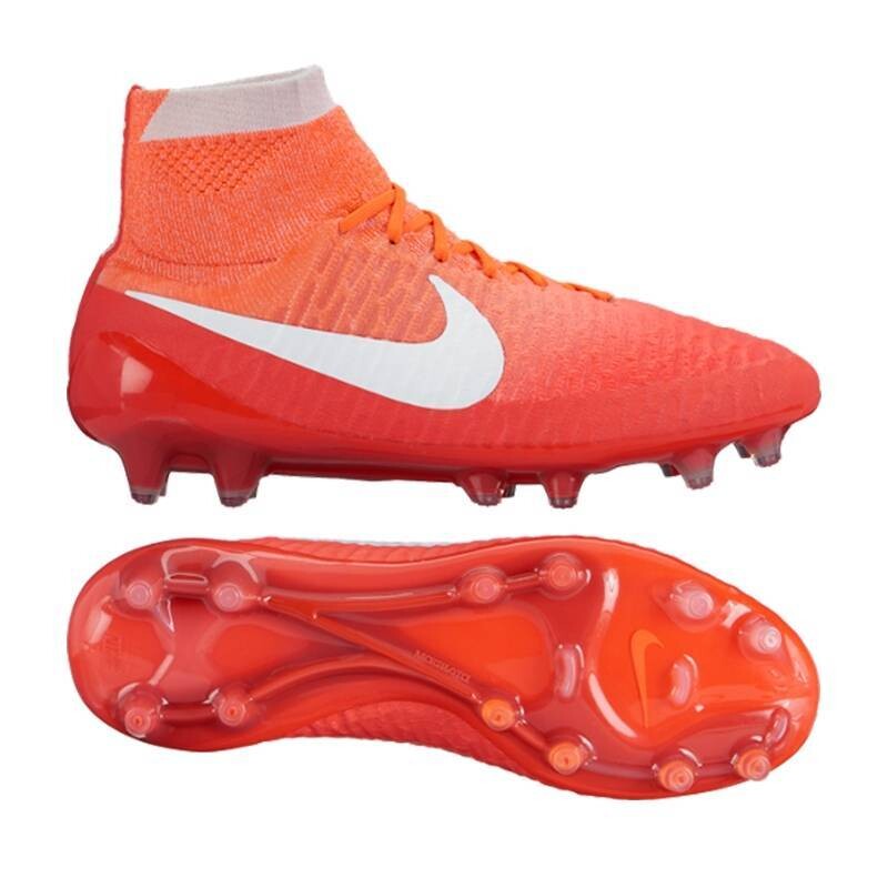 Women&#39;s Soccer Cleats
