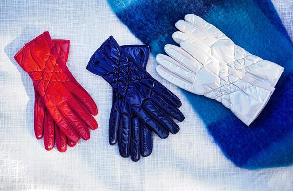 Puffer Gloves, Color: Red