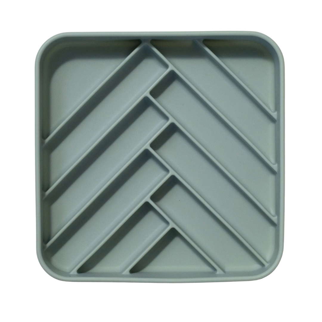Chevron slowfeeder bowl