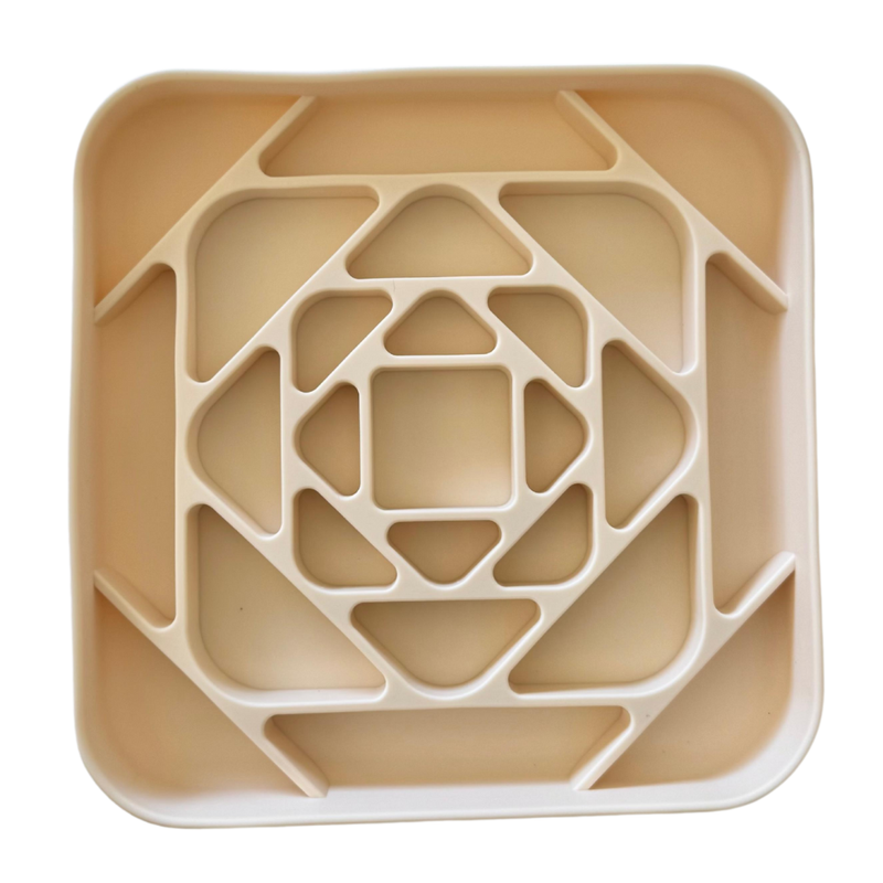 Geometric slowfeeder