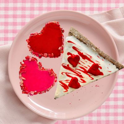 Cooka's Cookies Love At First Slice