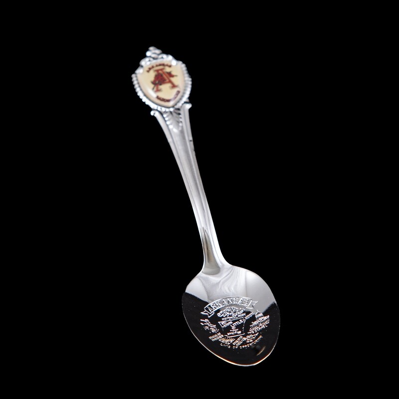 Hog Thru A Demi Spoon Tea