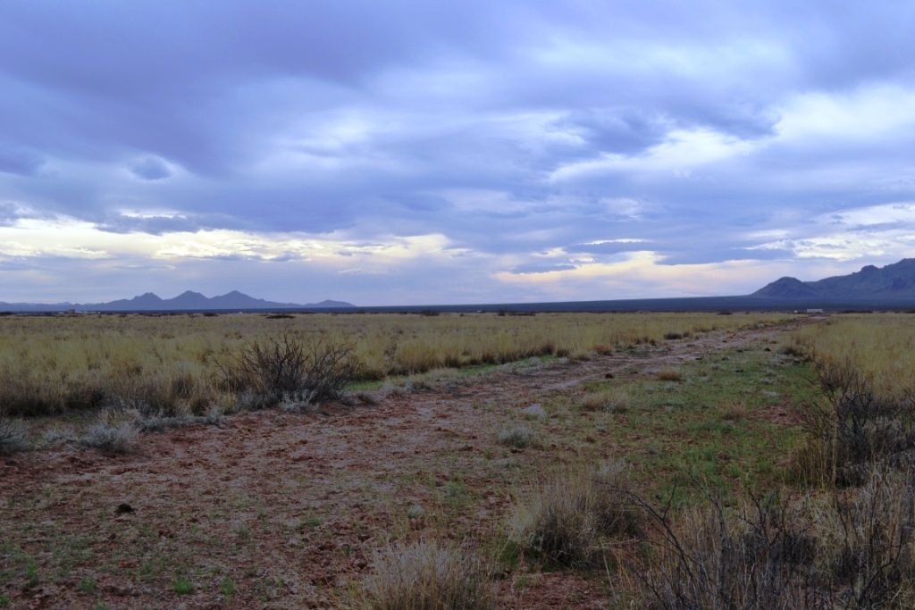 1 acre Sunny Southern New Mexico - Florida Mountain Views to the West- Camp RV Build Mobiles Ok