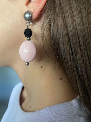 Pendenti rosa e neri