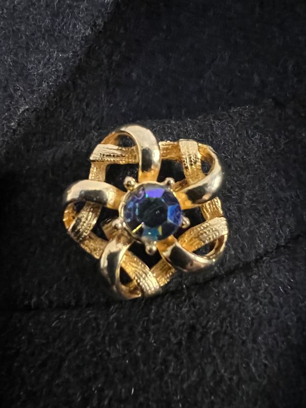 Spilla fiore intrecciato