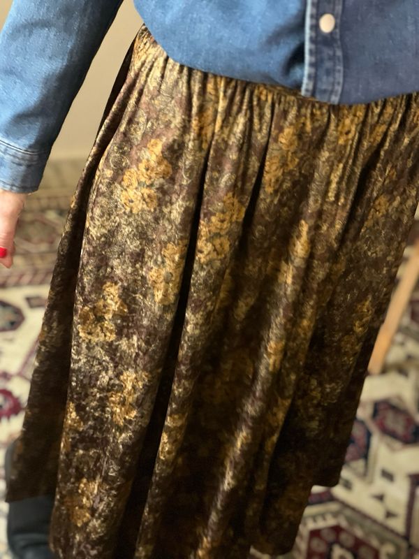Velvet vintage skirt