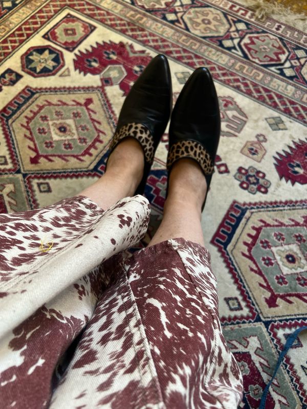 VINTAGE HIGH-CUT PUMPS