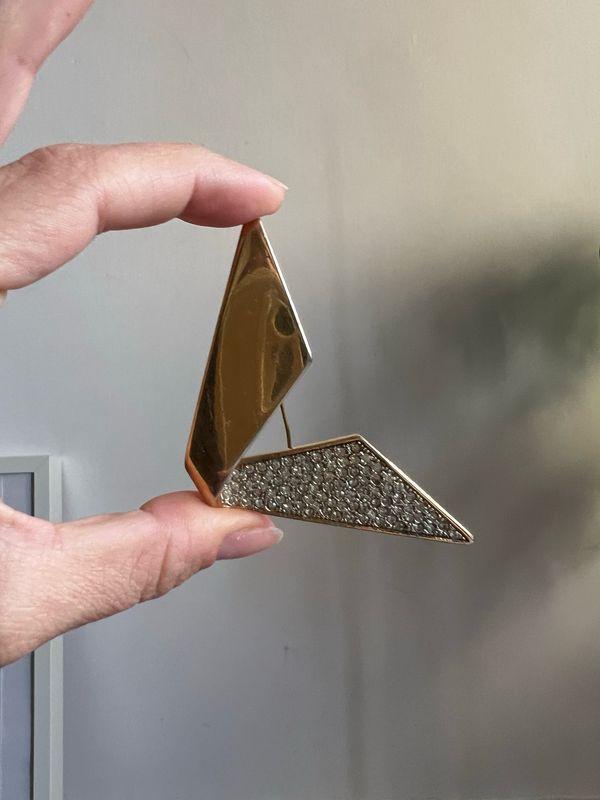 Bold geometric brochè