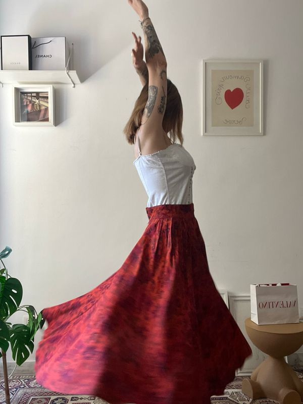 Red flowers skirt