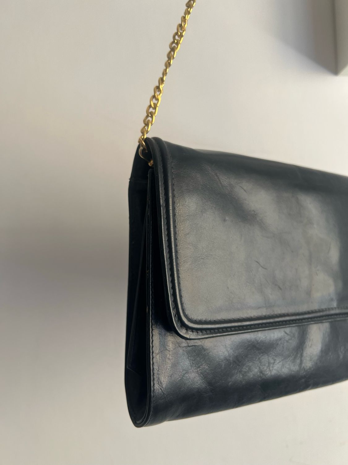 Clutch blu leather