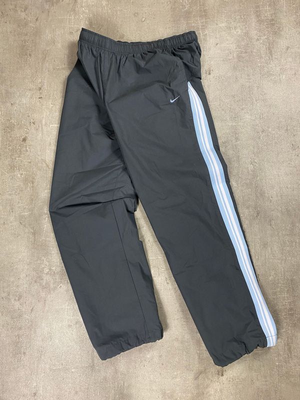 Nike waterproof trackpants vintage three stripes grey