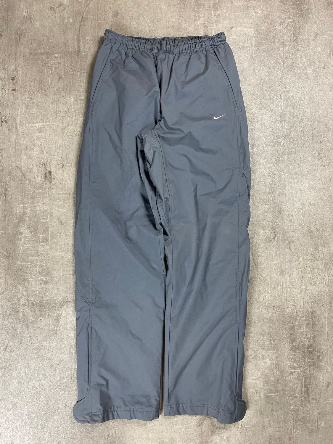 Nike vintage waterproof trackpants grey