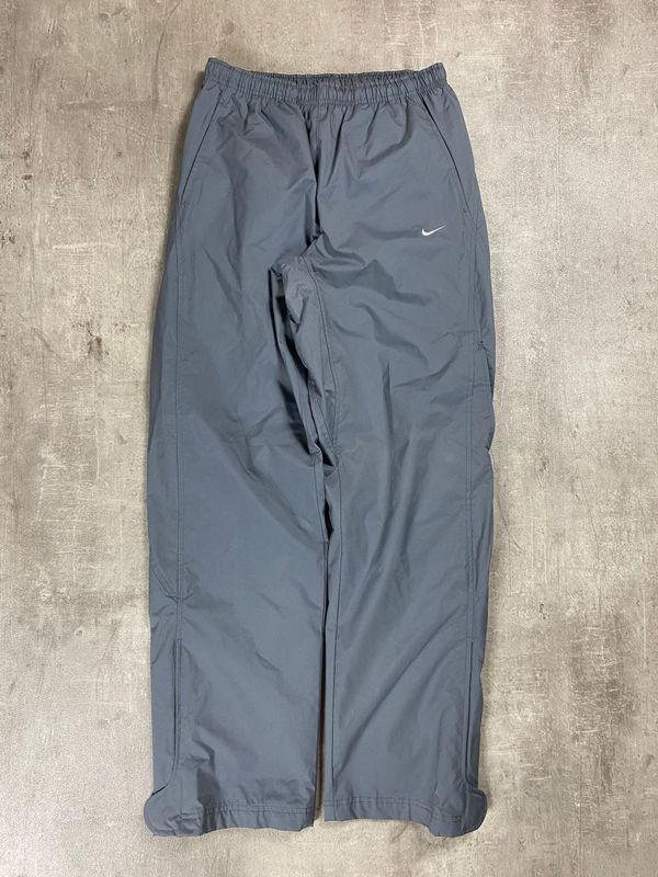 Nike vintage waterproof trackpants grey