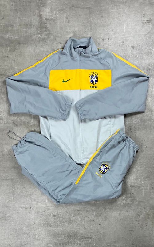 Brasil Tracksuit retro Nike Grey 2011/2012 Brasil Tracksuit retro Nike Grey 2011/2012