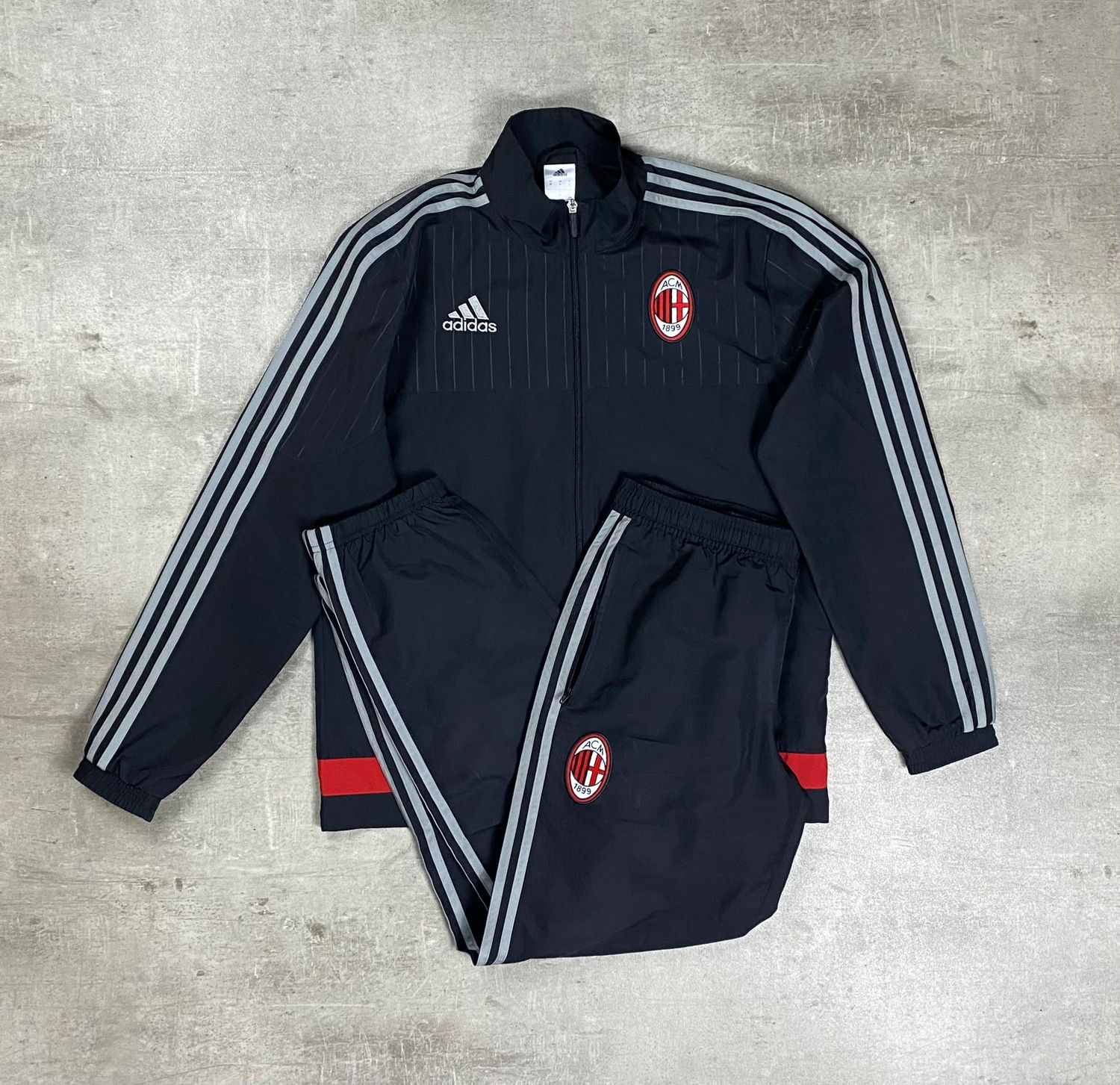AC Milán Tracksuit Retro Adidas 2015 Black AC Milán Tracksuit Retro Adidas 2015 Black