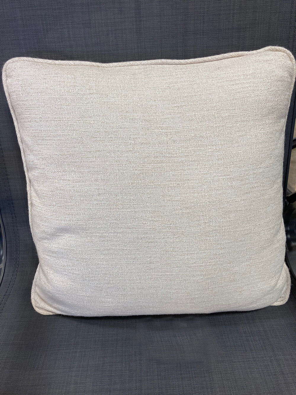 Pillow 1/4" Welt (DISPLAY ONLY)