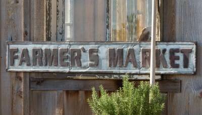 Metal Farmer's Market Sign