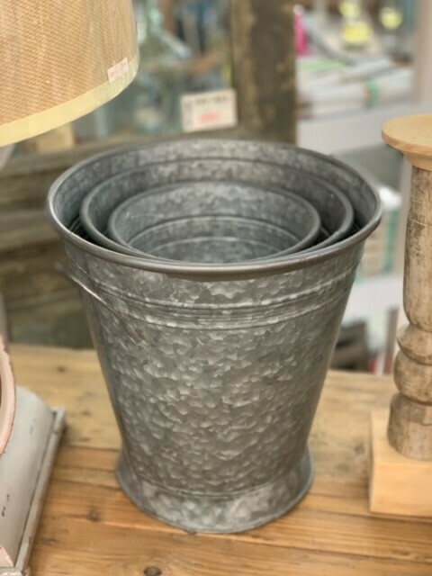 Wide Mouth Flower Buckets