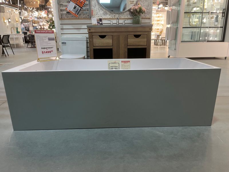 Bobsleigh White Mt Grey Freestanding Tub (DISPLAY ONLY SOLD AS IS) Bobsleigh White Mt Grey Freestanding Tub (DISPLAY ONLY SOLD AS IS)