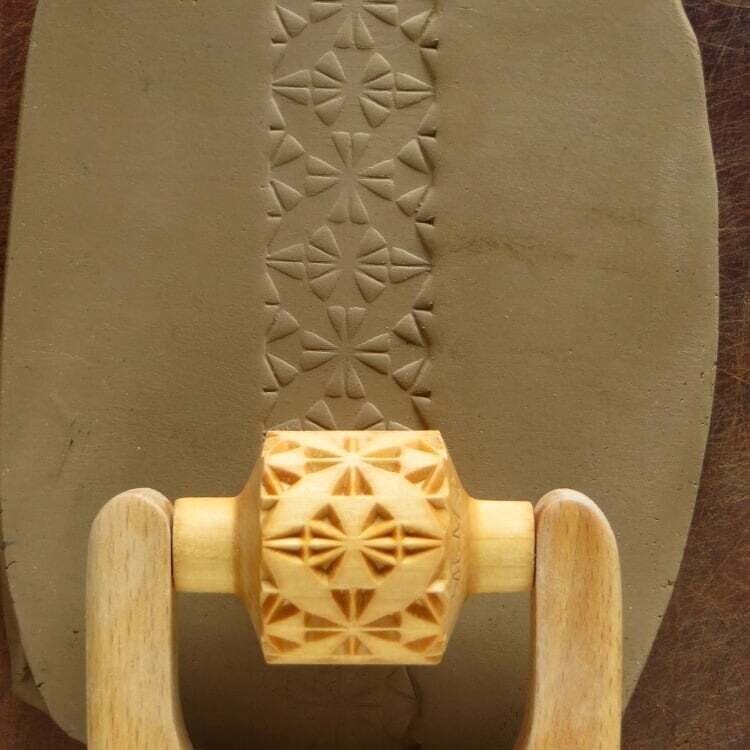 Med Roller 009 - 4 Leaf Quilt Block