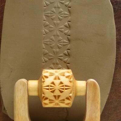 Med Roller 009 - 4 Leaf Quilt Block