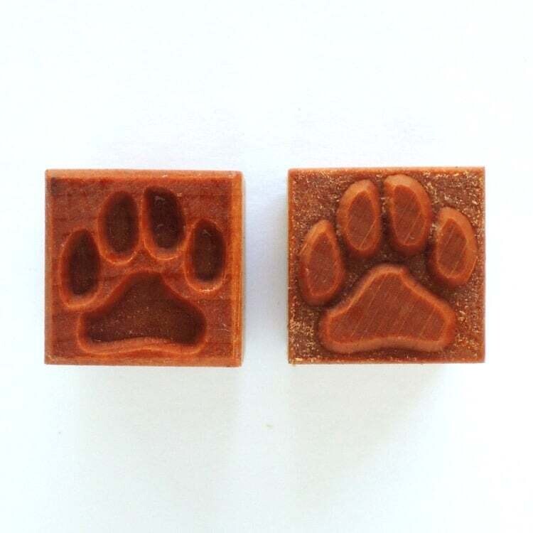Med Square Stamp 144 - Dog Pawprint
