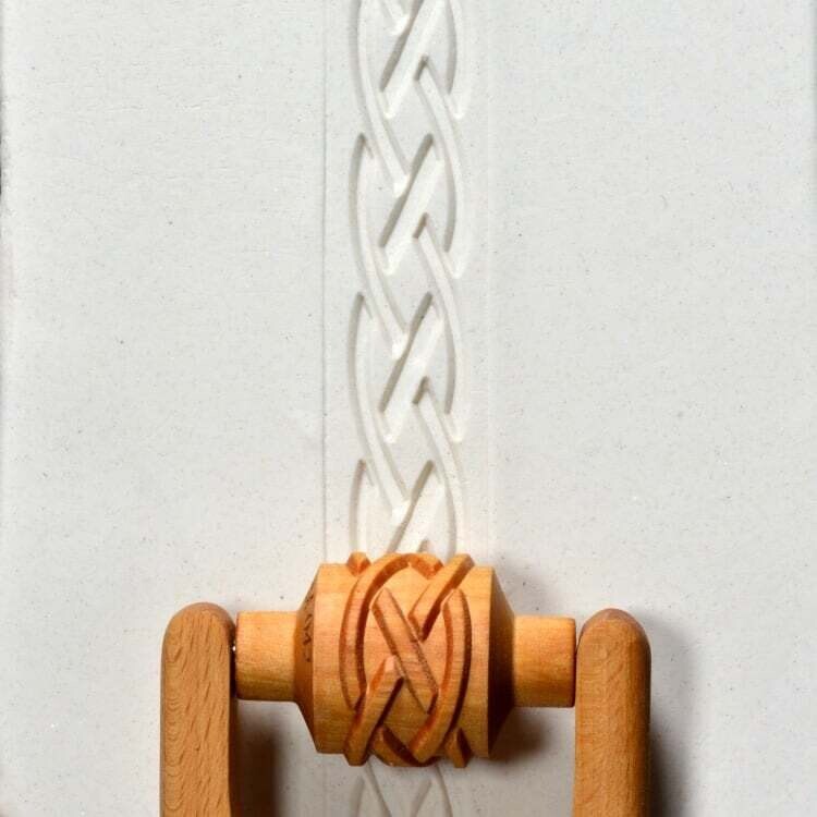 Med Roller 042 - Loose Braid