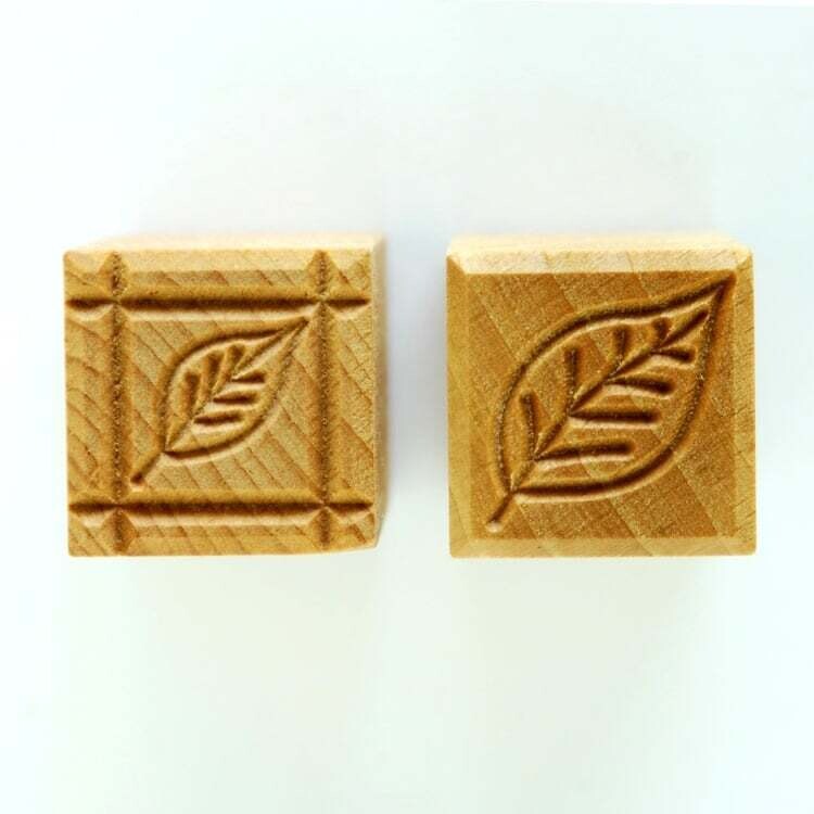 Med Square Stamp 010 - Leaf