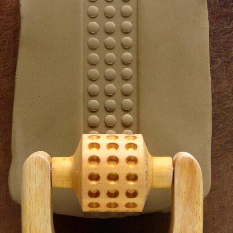 Med Roller 010 - 3 Dot Rows