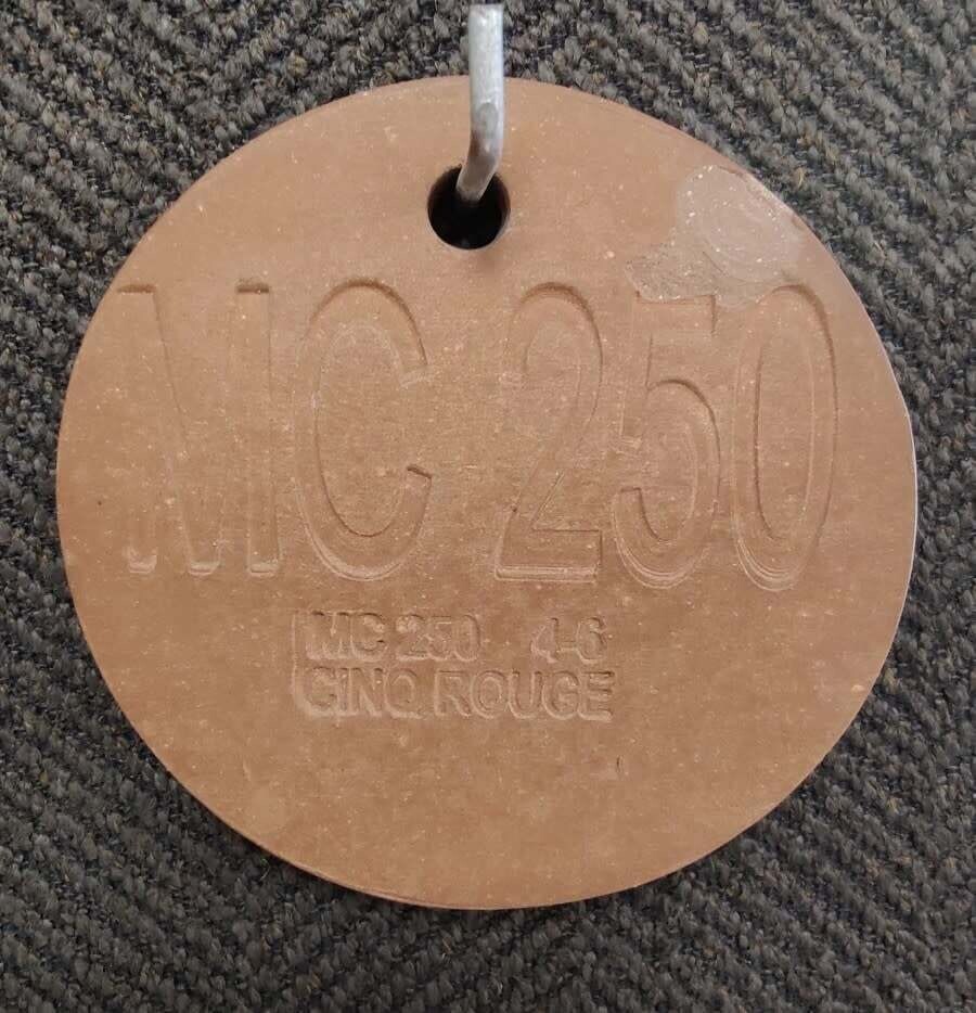 MC250 - Cinq Rouge 50Lb
