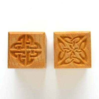 Med Square Stamp 040 - Celtic Knot